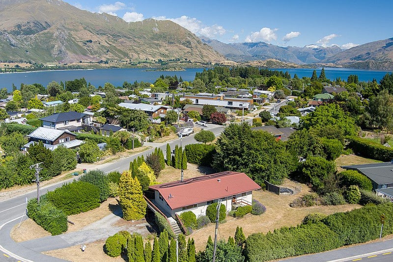 6 Totara Terrace, Wanaka - Carousel 1