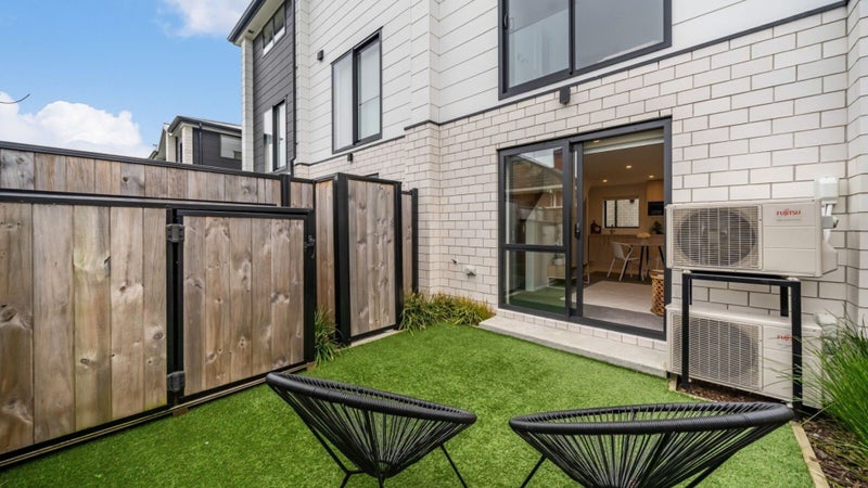 2/183 Cambridge Terrace, Fairfield, Lower Hutt - Carousel 1