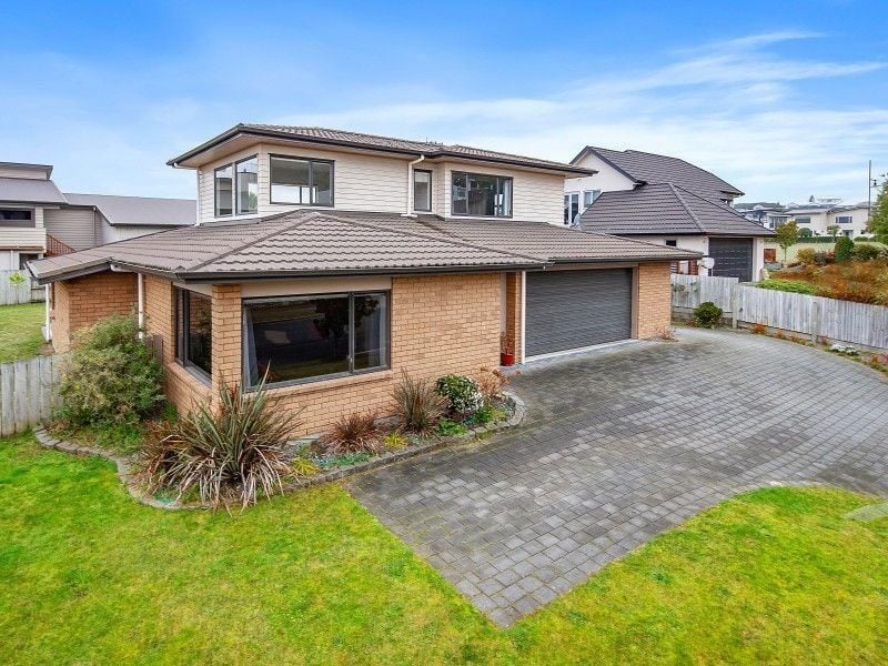 1 Botanical Heights Drive, Waipahihi, Taupo - Carousel 2