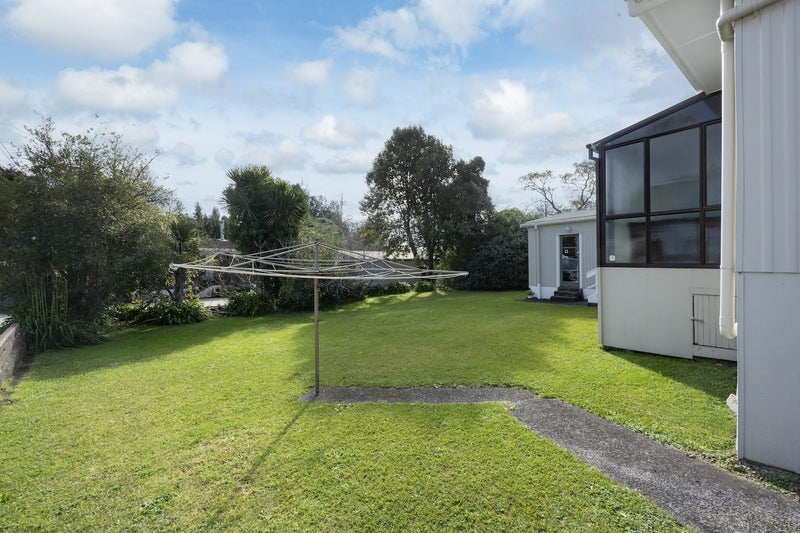31 Fairdene Avenue, Henderson, Auckland - Carousel 15