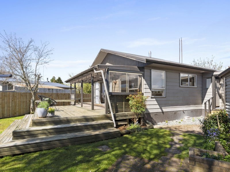 6 Dickens Street, Owhata, Rotorua - Carousel 2