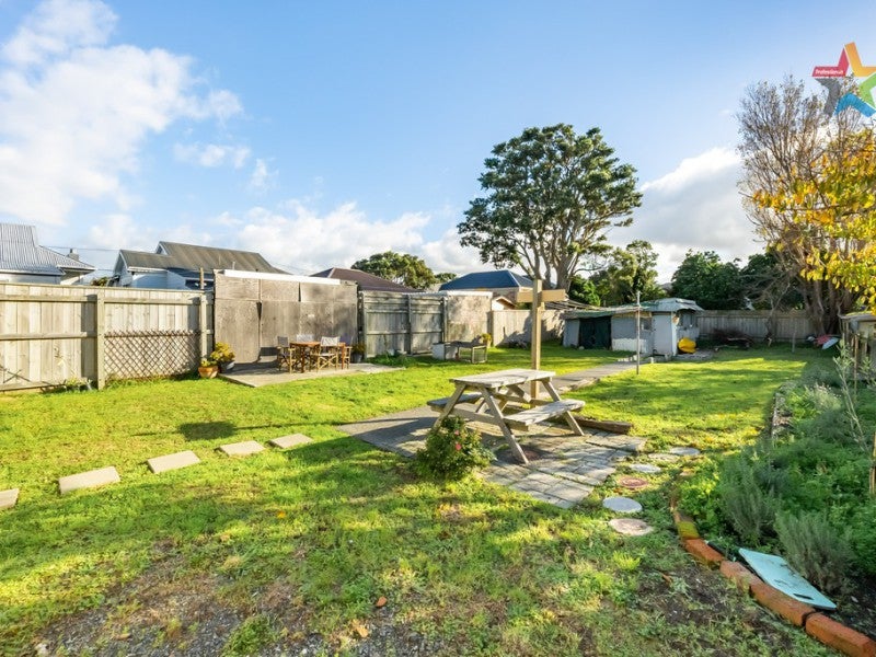 49 Buick Street, Petone, Lower Hutt - Carousel 26