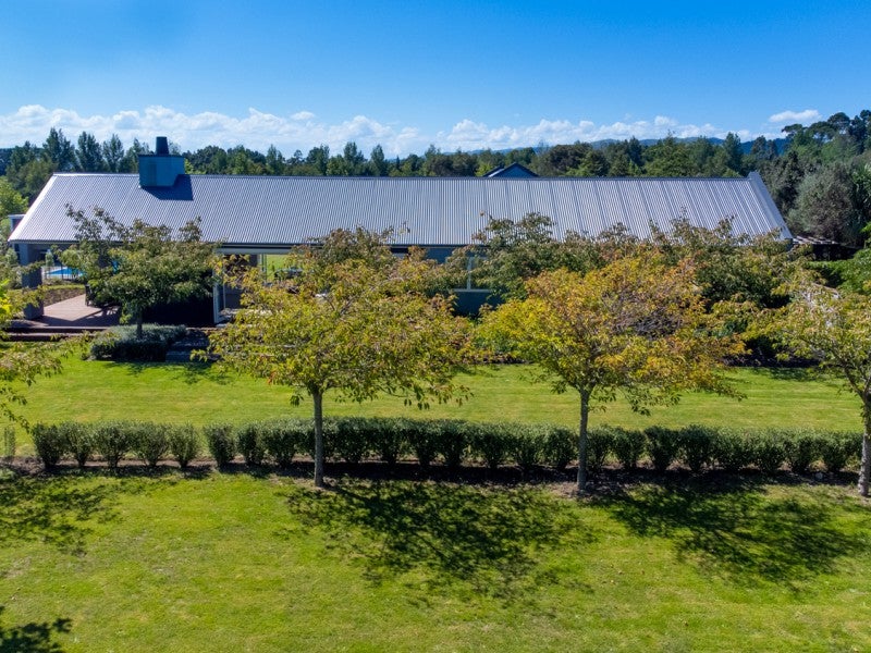 4 Birdie Way, Martinborough - Carousel 2