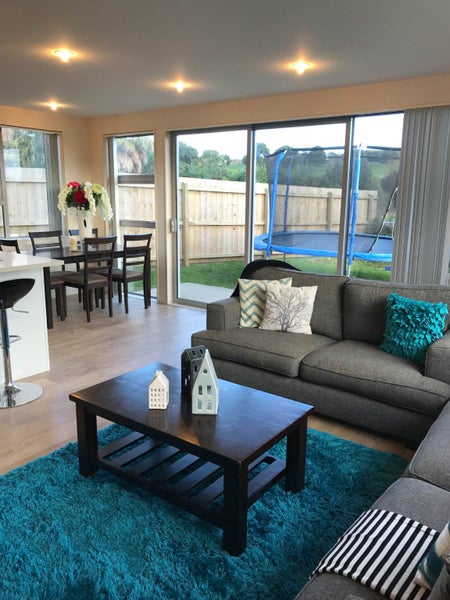 1 Maylee Crescent, Gulf Harbour, Whangaparaoa - Carousel 2