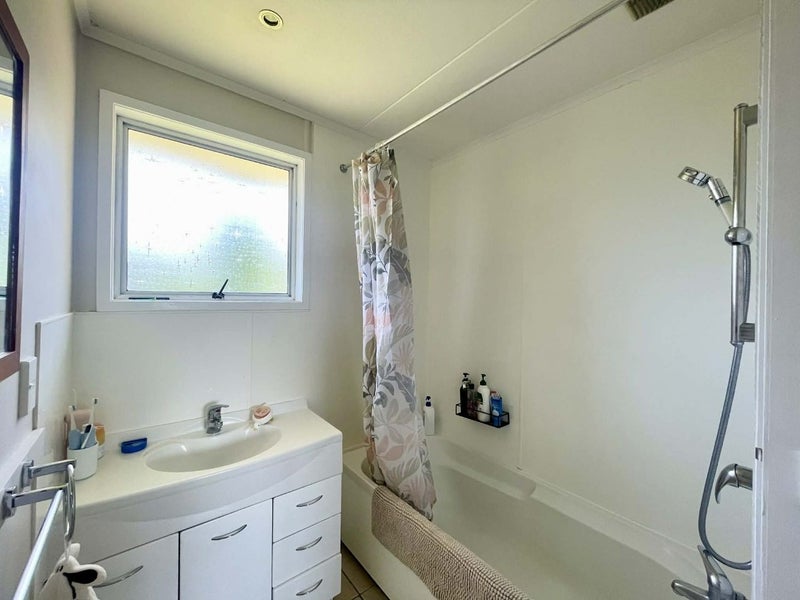 35F Clearmont Crescent, Blagdon, New Plymouth - Carousel 22