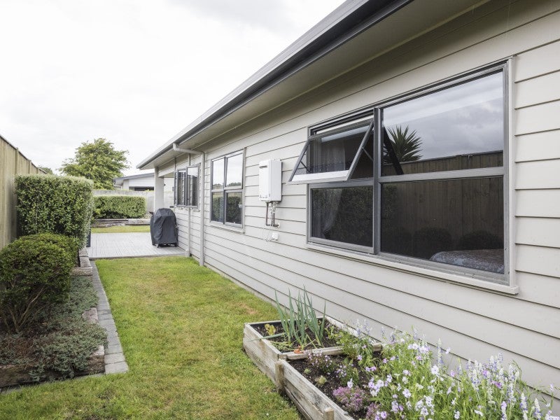 61A Rosalie Terrace, Kelvin Grove, Palmerston North - Carousel 26