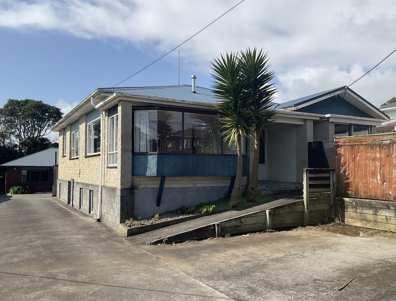 15 Bonithon Avenue, Moturoa, New Plymouth - Carousel 1