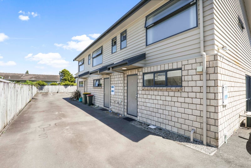 33B Greensboro Street, Hamilton East, Hamilton - Carousel 1
