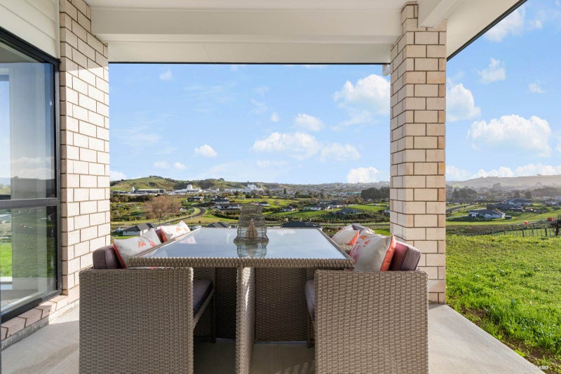 19 Peet Row, Pōkeno - Carousel 1