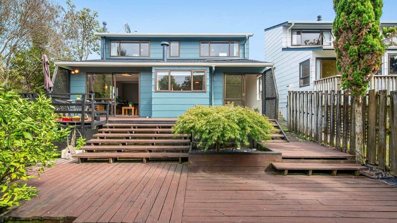 2/4 Eastwood Rise, Browns Bay, Auckland - Carousel 1