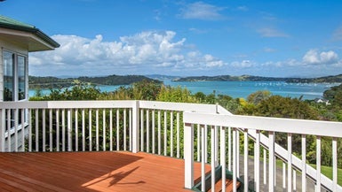 8 Sunset Parade, Whangarei - Carousel 1