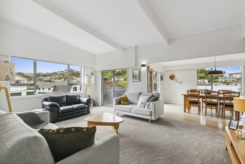 6 Safari Crescent, Johnsonville, Wellington - Carousel 2