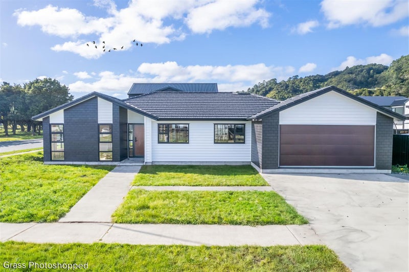 4 Mawai Hakona Drive, Wallaceville, Upper Hutt - Carousel 1