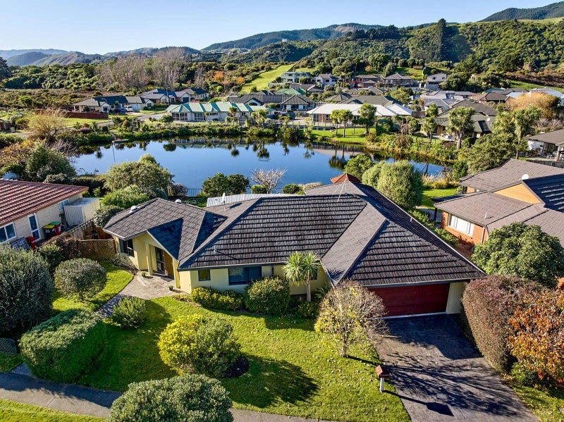 7 Lorna Irene Drive, Raumati South, Paraparaumu - Carousel 1