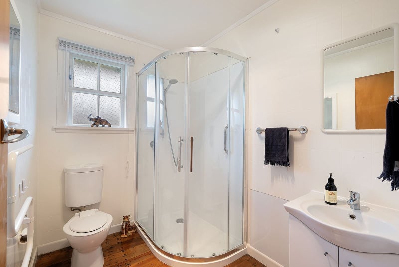 2B Dunns Street, Silverstream, Upper Hutt - Carousel 12