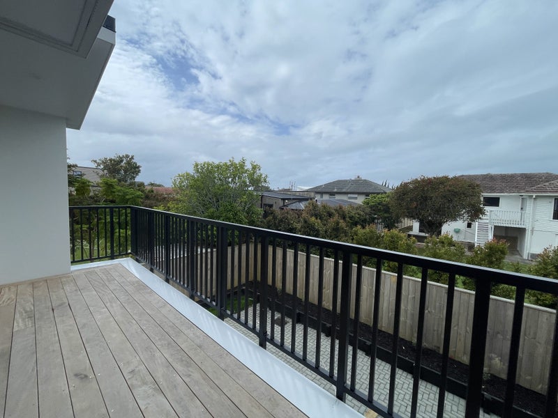 44 Montgomery Avenue, Belmont, Auckland - Carousel 12