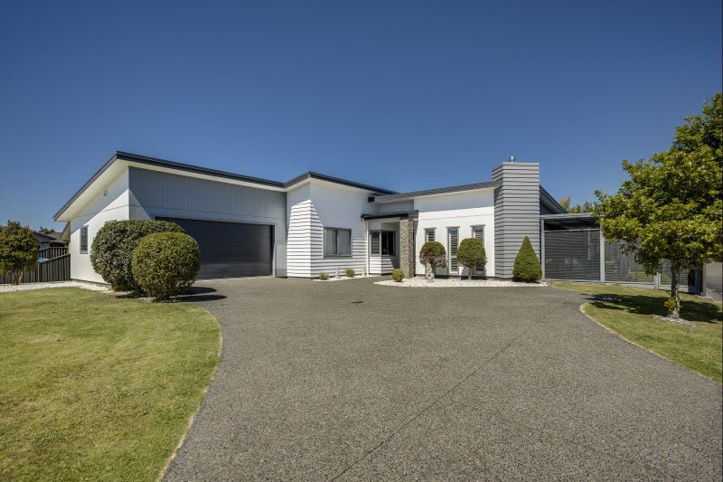 16 Begley Place, Frimley, Hastings - Carousel 1