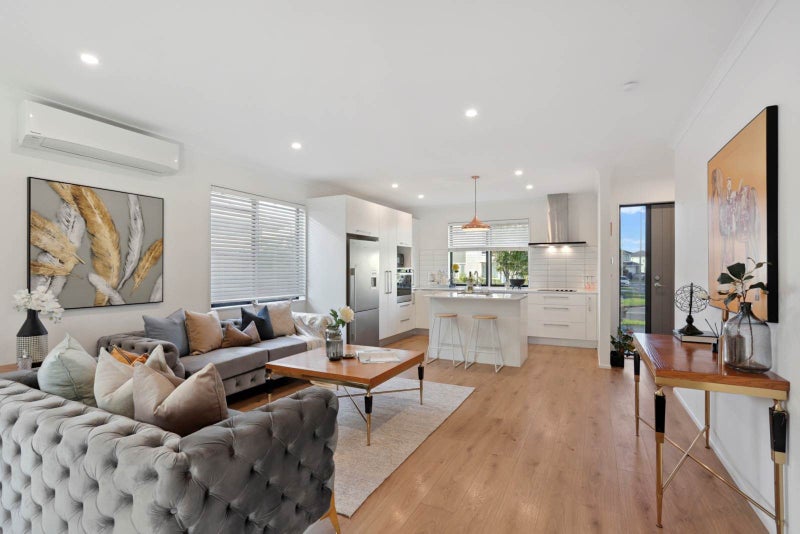 41 William Wallbank Crescent, Swanson, Auckland - Carousel 2