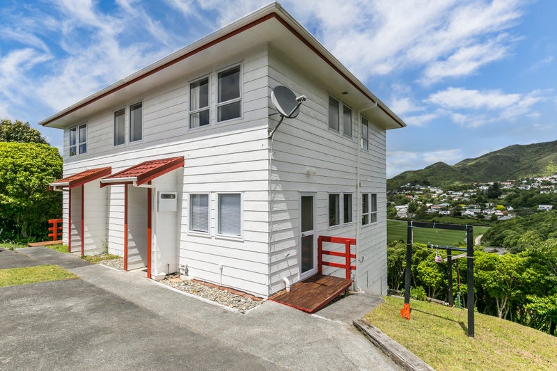 1/30 Percy Dyett Drive, Karori, Wellington - Carousel 1