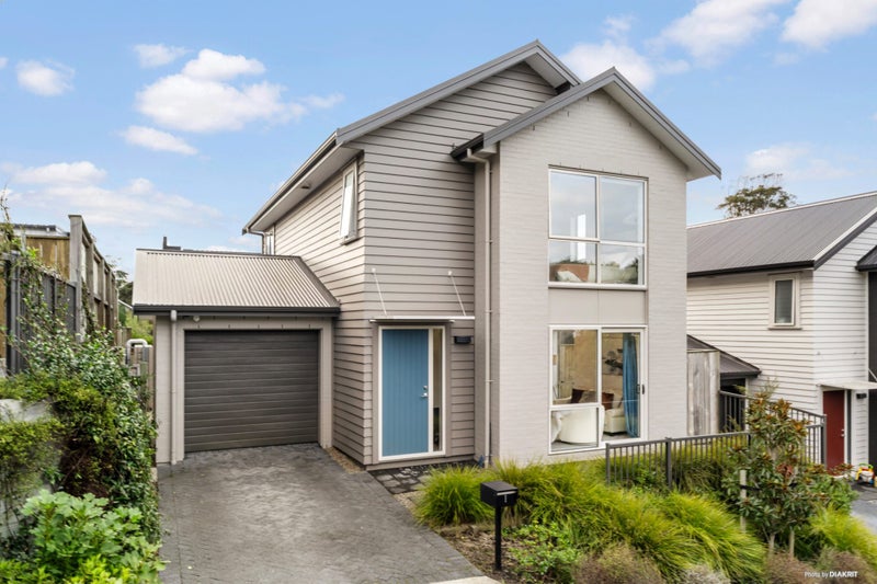 1 Muriels View Lane, Massey, Auckland - Carousel 2