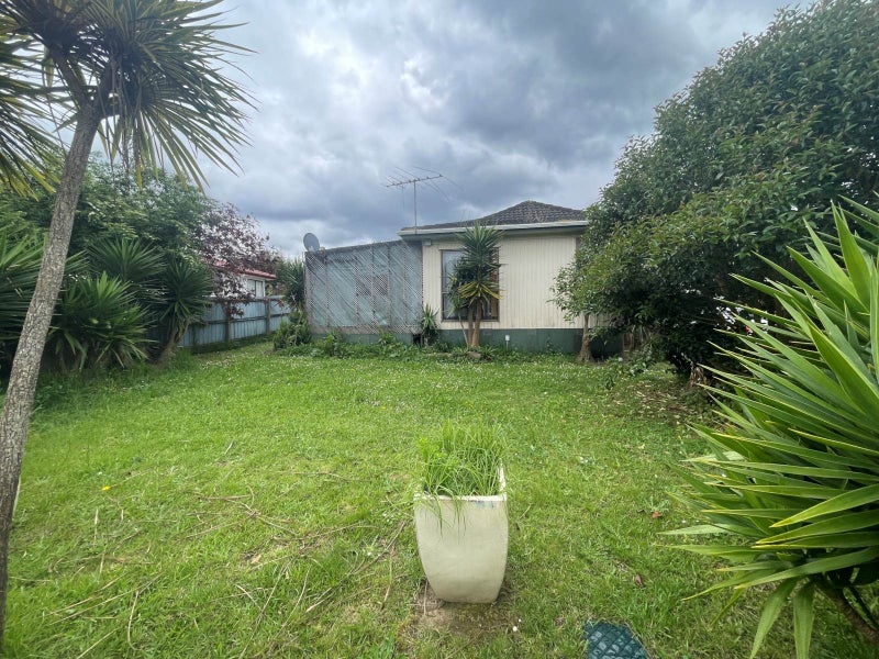 82 Hyperion Drive, Randwick Park, Auckland - Carousel 1