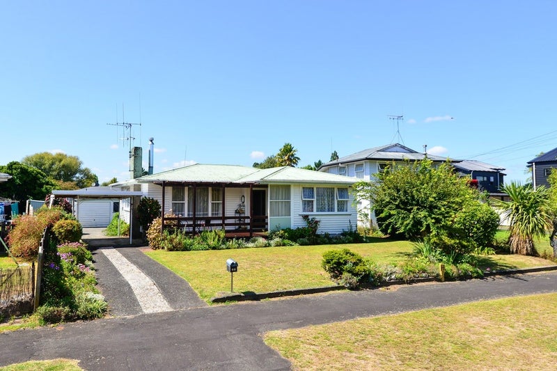 68 Lewis Street, Glenview, Hamilton - Carousel 1