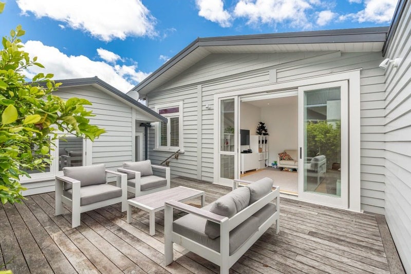 136 Queen Street, Northcote Point, Auckland - Carousel 1