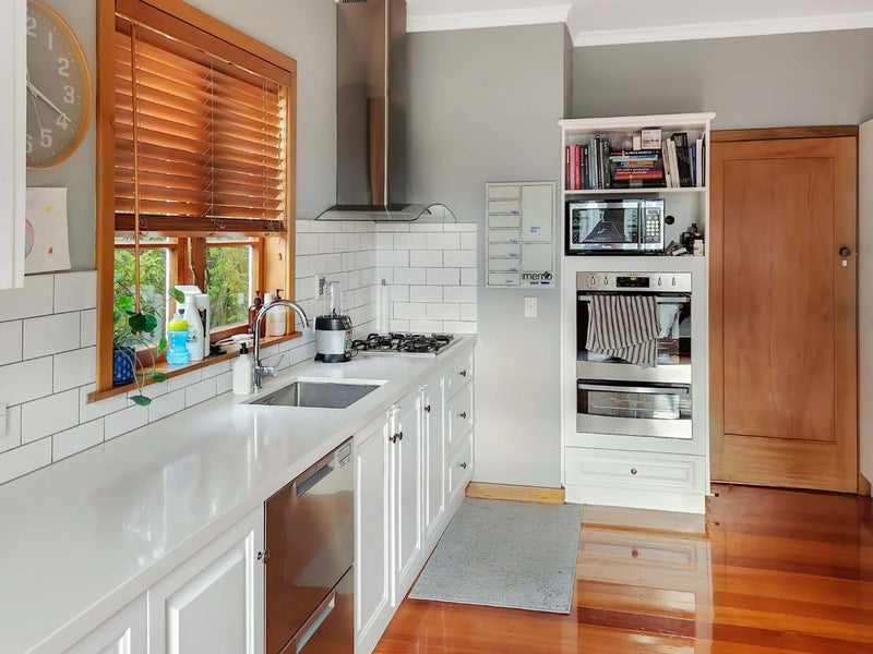 27 Marina Grove, Hutt Central, Lower Hutt - Carousel 2