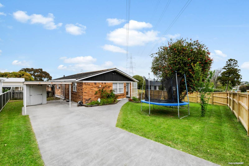 172 Halsey Drive, Lynfield, Auckland - Carousel 1