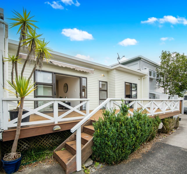 55B Selwyn Avenue, Mission Bay, Auckland - Carousel 1