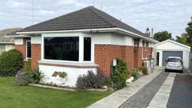 33 Stirling Street, Andersons Bay, Dunedin - Carousel 1