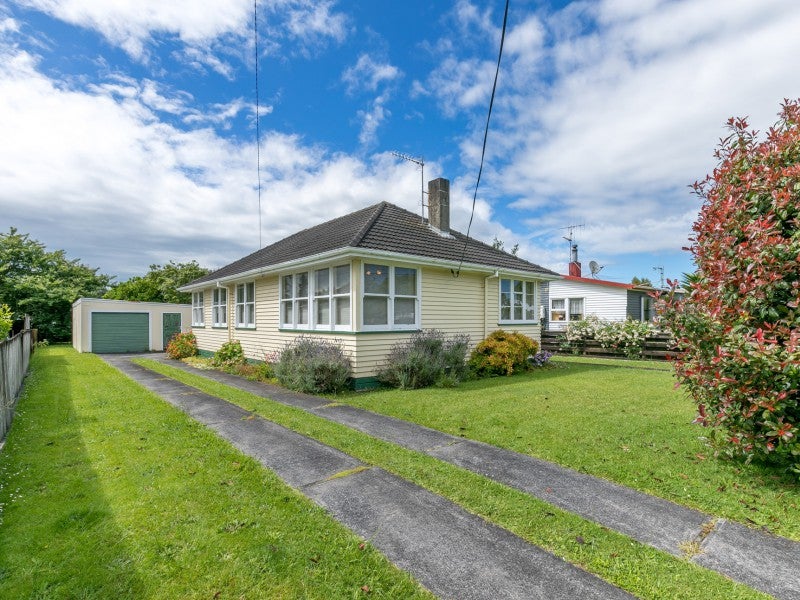 24 Rawlings Street, Bader, Hamilton - Carousel 1