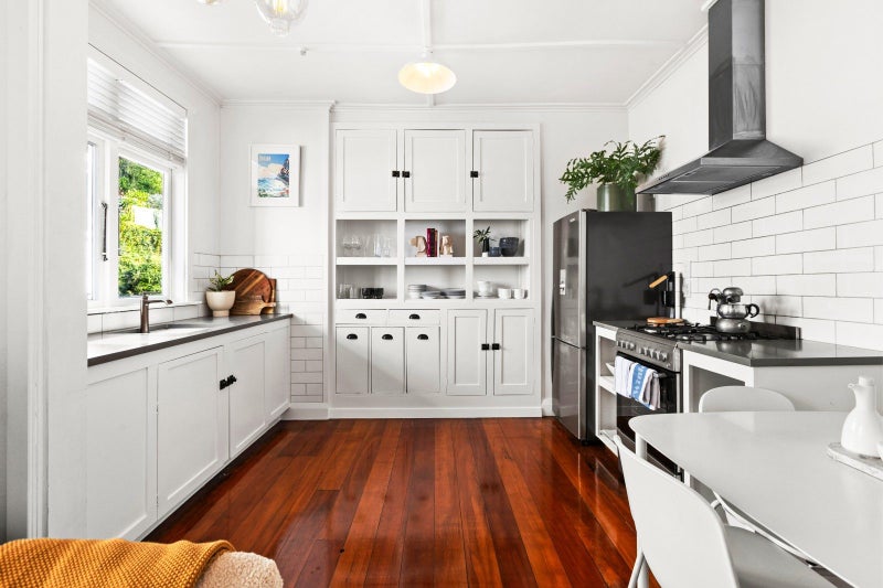 44 Faraday Street, Hospital Hill, Napier - Carousel 2