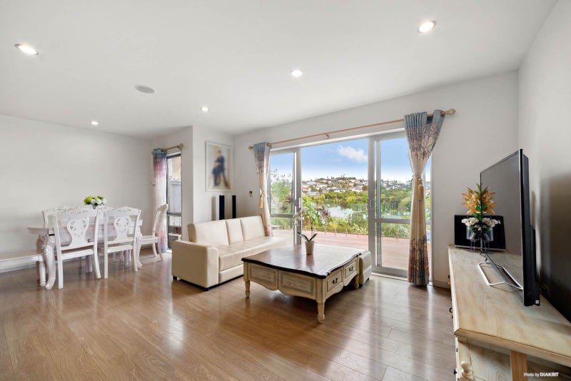 36 Sohlue Place, Oteha, Auckland - Carousel 2