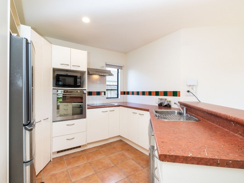 10 Montpelier Drive, Taradale, Napier - Carousel 2