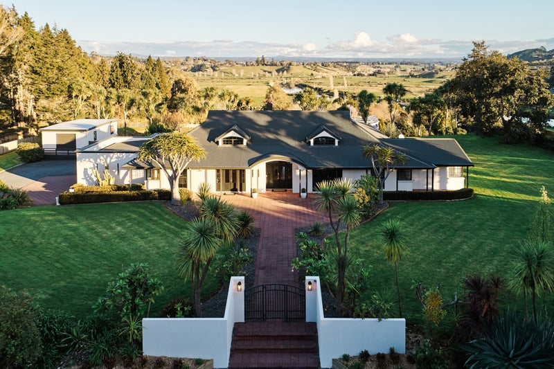 90 Taniwha Place, Bethlehem, Tauranga - Carousel 2