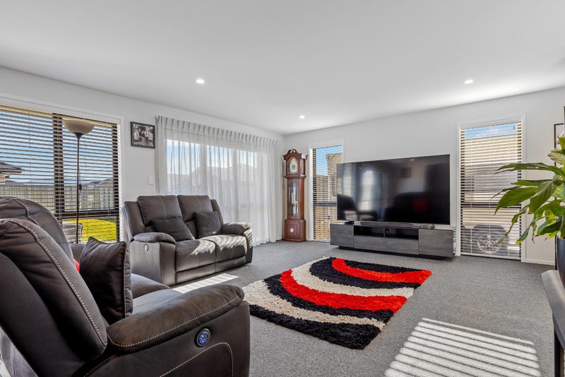 1 Upham Way, Amberley, Amberley - Carousel 2