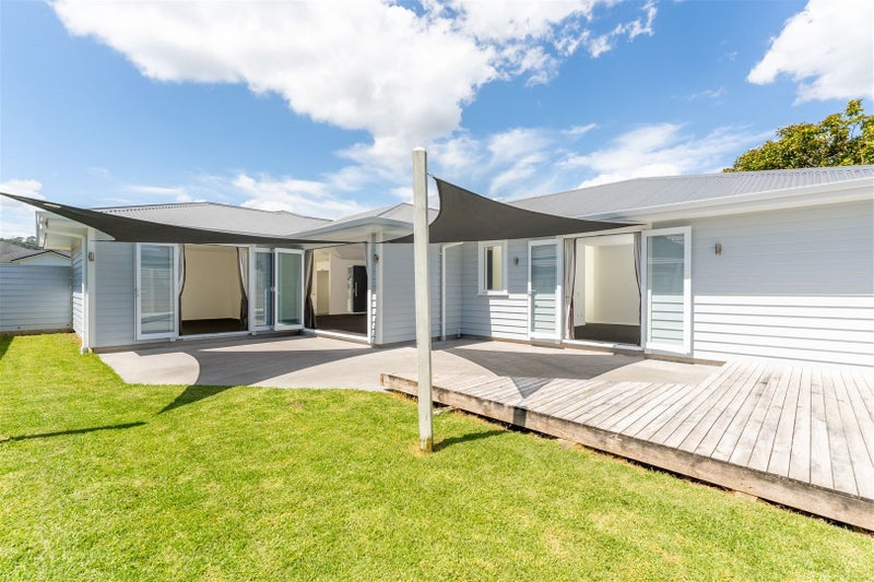 9 Madden Avenue, Kumeu - Carousel 2