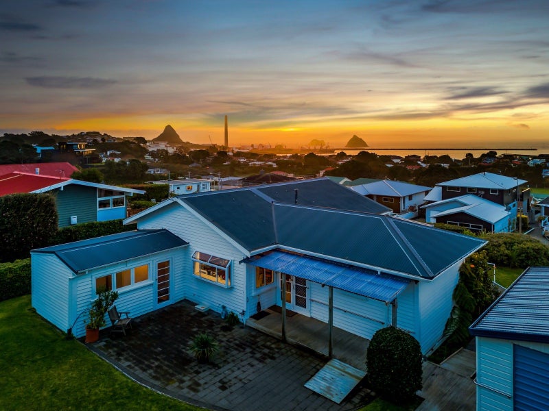 413 Devon Street West, Lynmouth, New Plymouth - Carousel 1