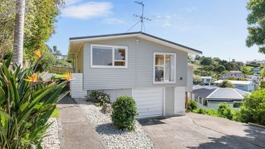 18 Sycamore Drive, Sunnynook, Auckland - Carousel 1
