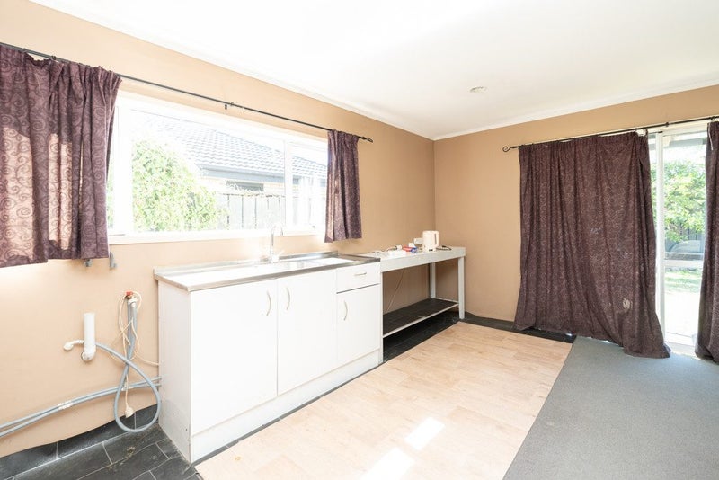 17 James Street, Hamilton East, Hamilton - Carousel 26