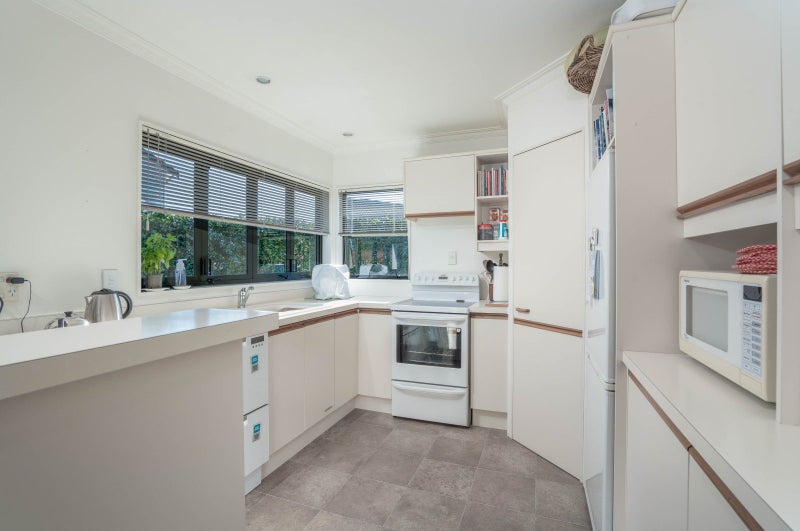 9B Haines Grove, Rainbow Point, Taupo - Carousel 2