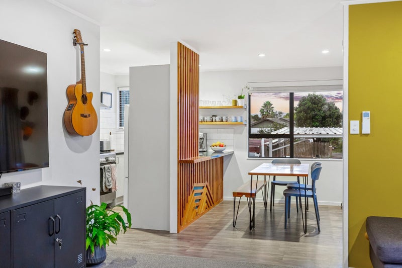 2/239 Waitemata Drive, Ranui, Auckland - Carousel 2