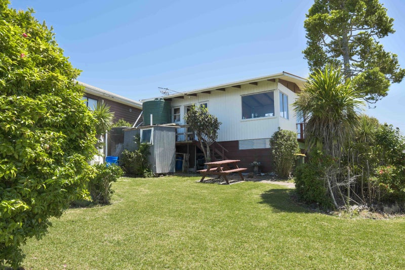 1437 Whangaparaoa Road, Army Bay, Whangaparaoa - Carousel 10