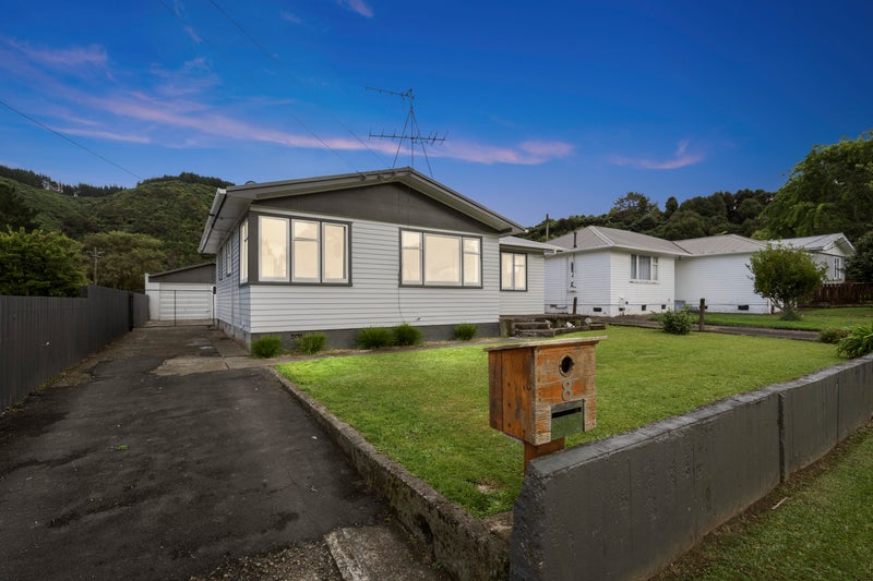 8 Waimarama Grove, Birchville, Upper Hutt - Carousel 1