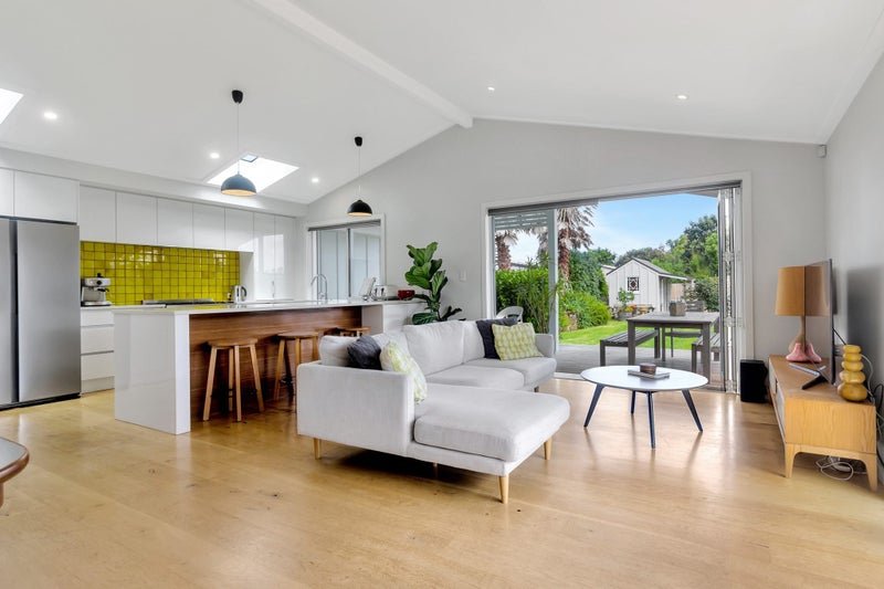 27 Boyd Avenue, Mangere Bridge, Auckland - Carousel 2