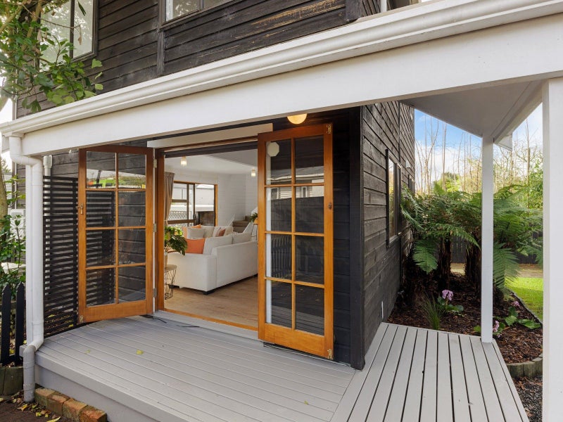 14 Kiwi Avenue, Forest Lake, Hamilton - Carousel 1