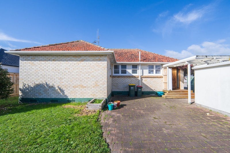 27 Willis Street, Bader, Hamilton - Carousel 15