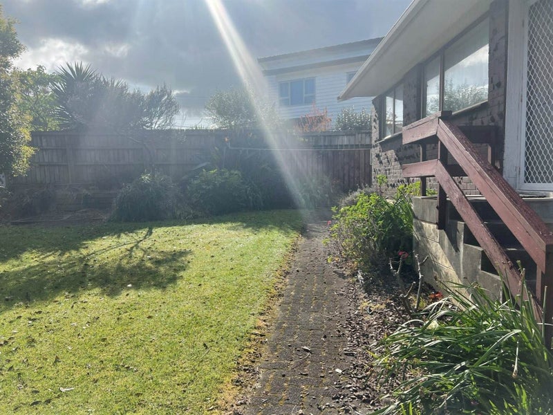 1/123 Ocean View Road, Hillcrest, Auckland - Carousel 1