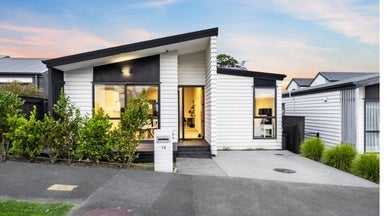 14 Skippy Patuwai Lane, Glen Innes, Auckland - Carousel 1